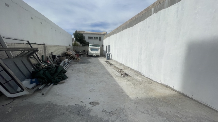 To Let commercial Property for Rent in Muizenberg Western Cape